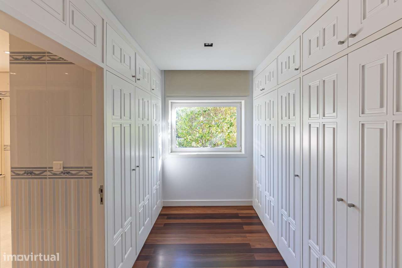 Moradia de Luxo com Elevada Privacidade, Piscinas Interior e...-35