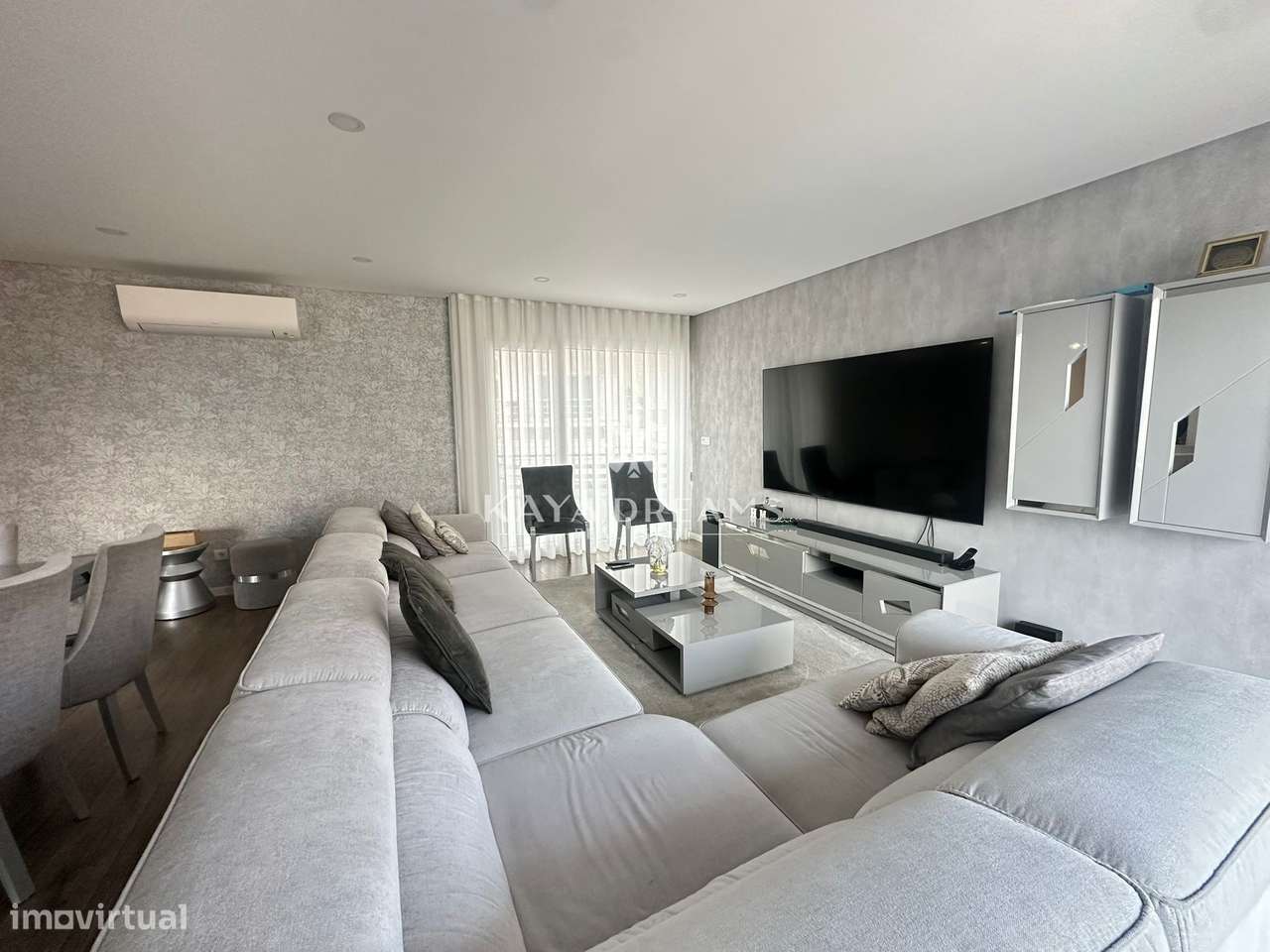 Moradia Semi Nova T4 de Luxo em Famões, a um Passo de Lisboa-7