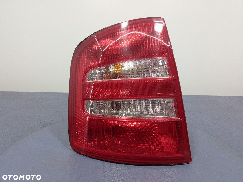 SKODA FABIA I 6Y SEDAN LAMPA TYŁ LEWA TYLNA 665-1902L - 1