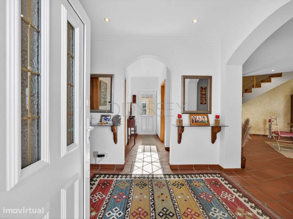 Villa T3 com piscina e vistas panorâmicas aninhada na aldeia histór...-7