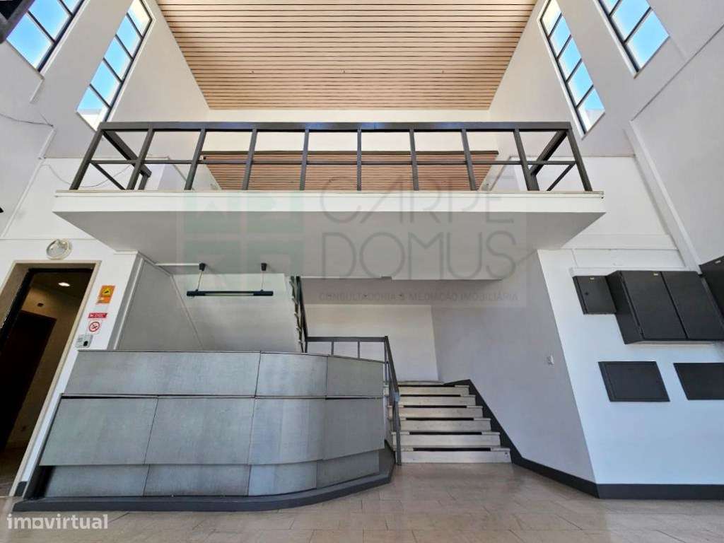 Espaçoso e funcional escritório com 600m2, em Carnaxide, Oeiras-53