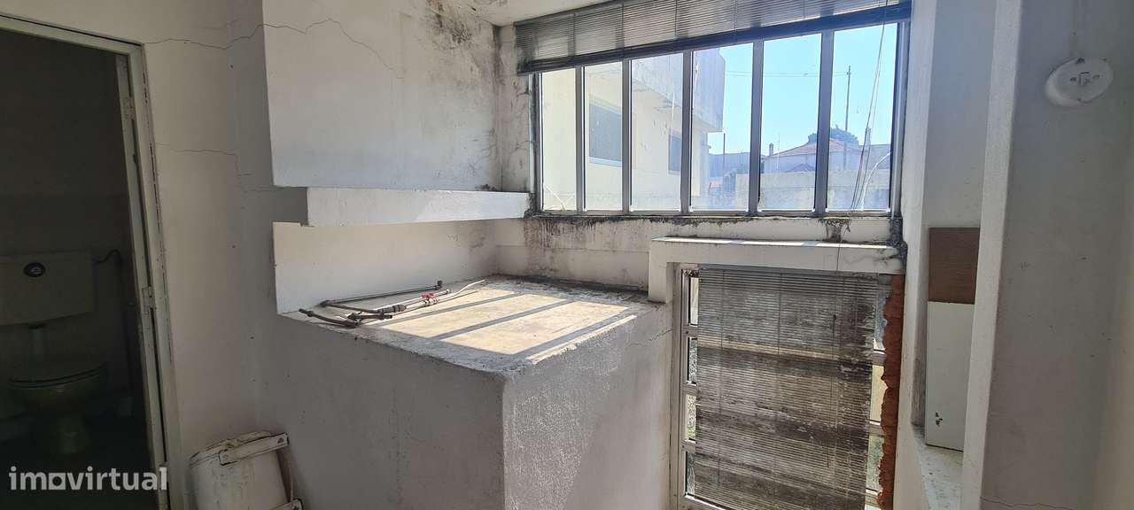 1230_01 Moradia garagem e espaço comercial no Centro de Vila do Conde-9