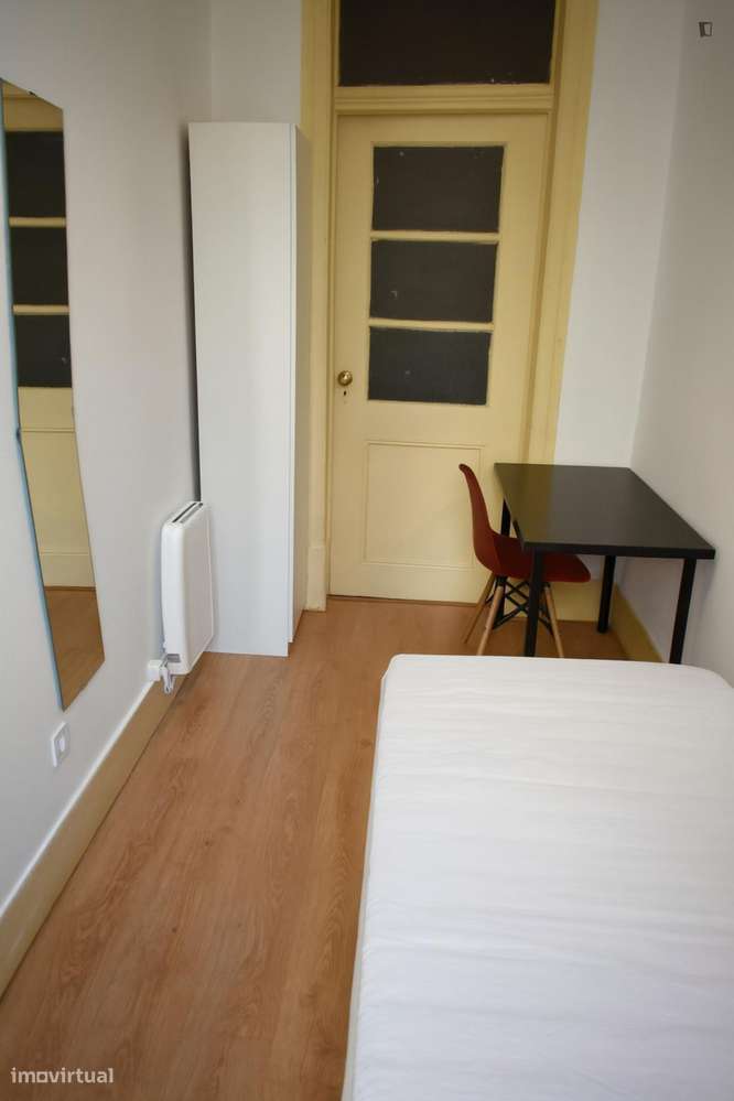 Quarto - localizado em Anjos Lisbon - Grande imagem: 5/28