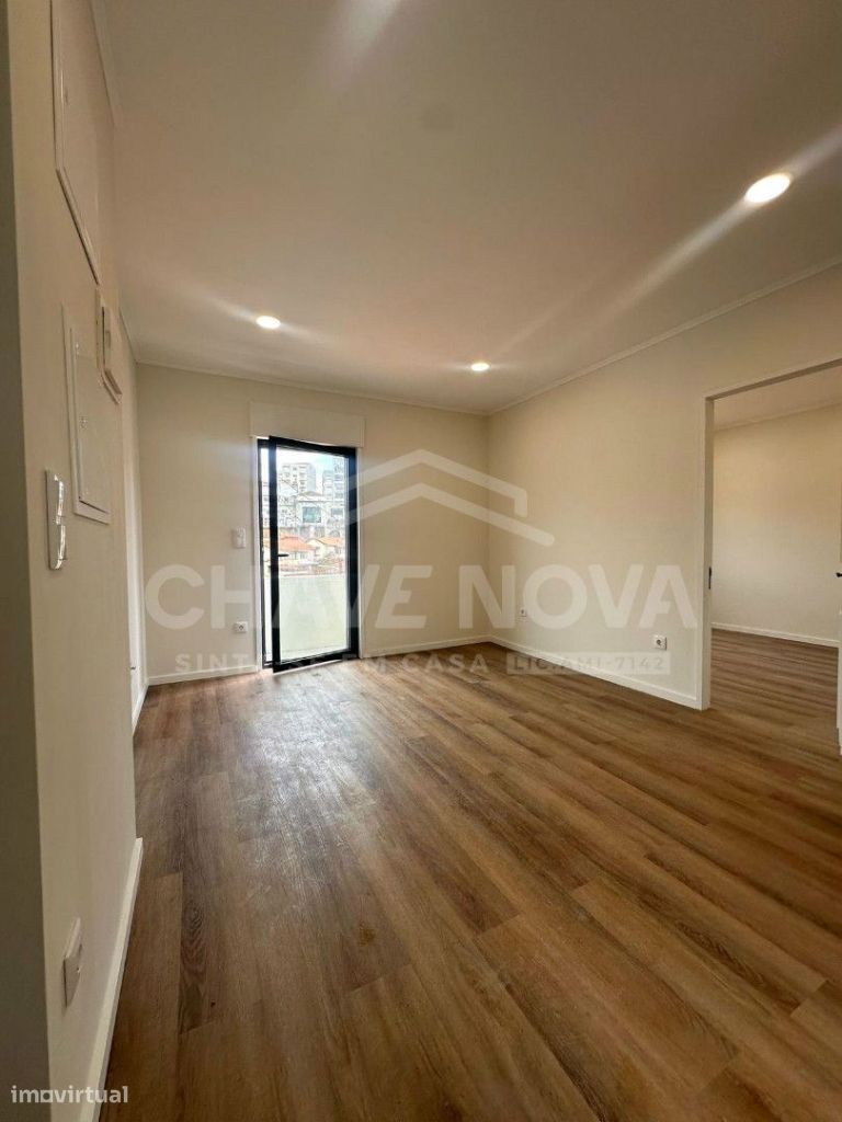 Andar Moradia T2 com Jardim e Vista Rio – Jardim do Morro - VNG - Grande imagem: 1/14