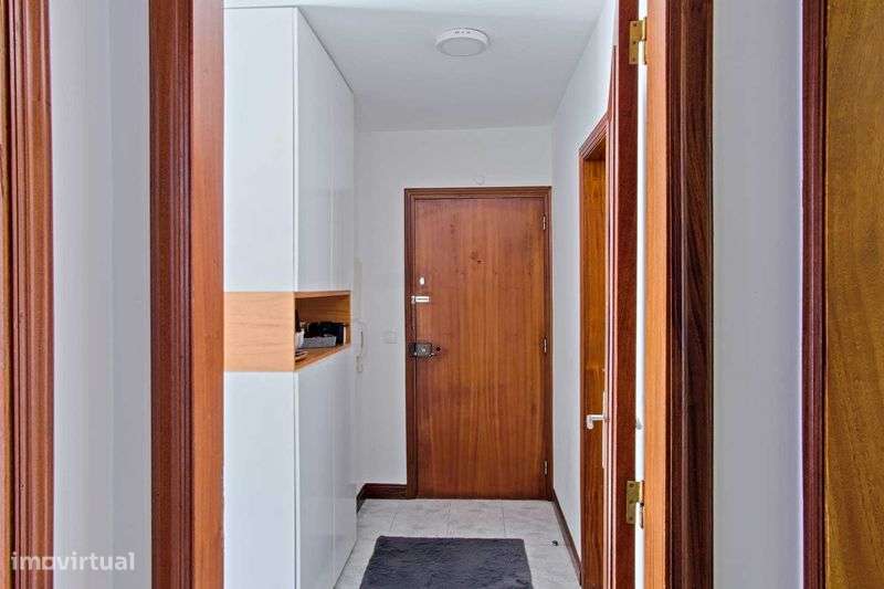 Apartamento T2 com Terraço Privativo e 2 Lugares de Garagem - Grande imagem: 5/12