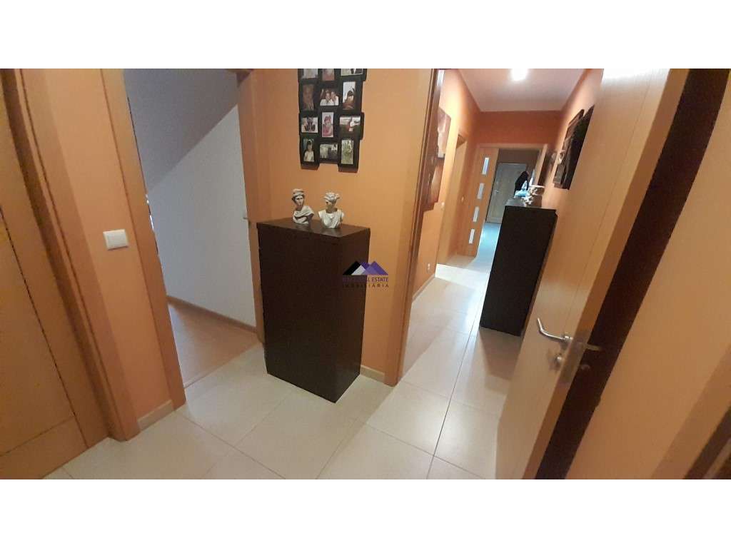 Apartamento T3 na Urbanização Rias Parque-24