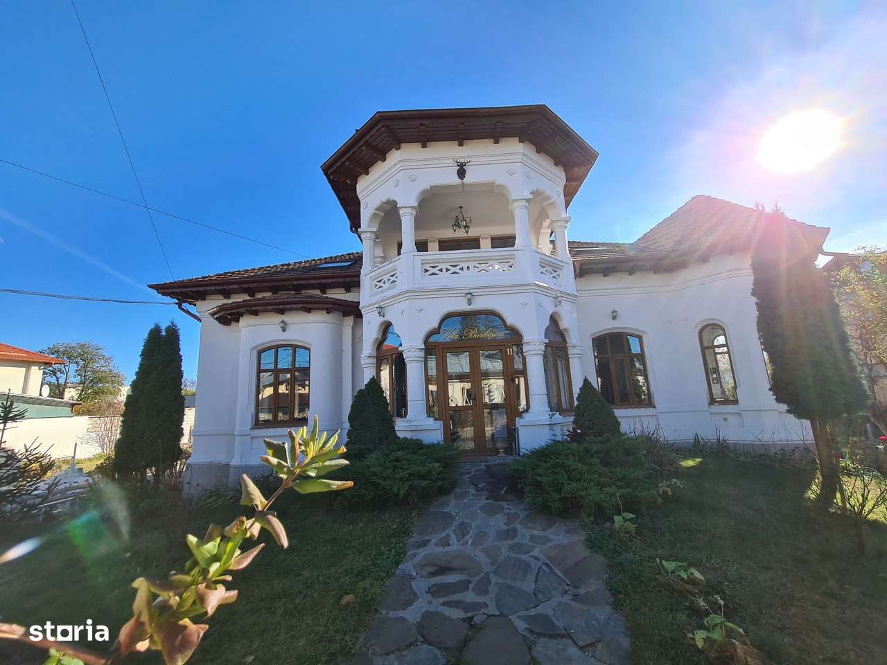 Vila cu piscina - teren generos și potențial multifuncțional-0