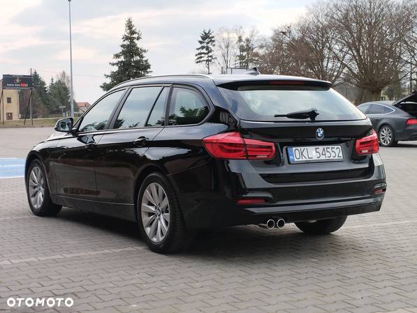 BMW Seria 3 320i Touring Luxury Line - 10