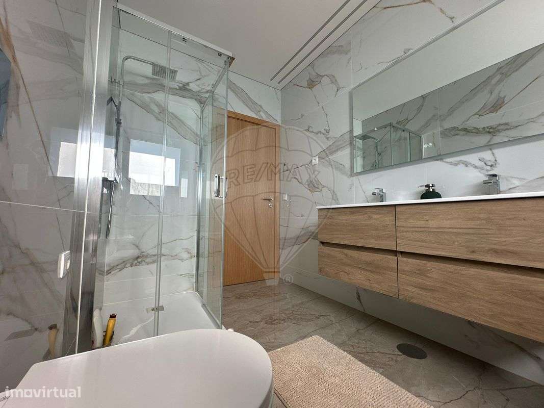 Moradia T4 para venda-8