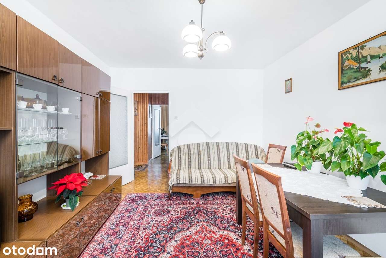 Udział ½ w mieszkaniu 2 - pokojowym z osobną kuchnią, loggia-0