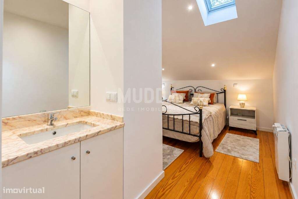Moradia totalmente remodelada em 2025 — charme, modernidade e um jardi-28