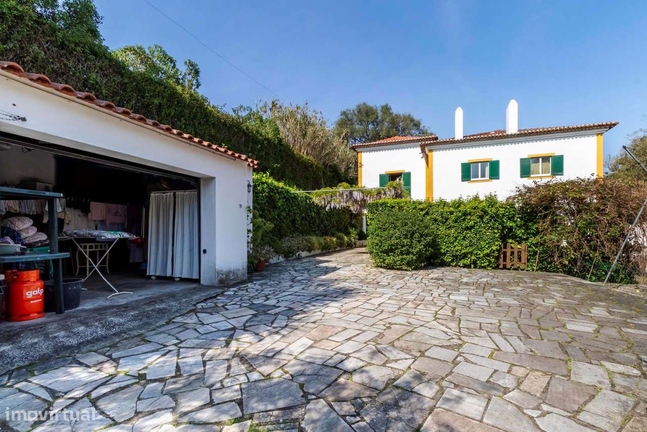 Moradia T6 c/ Terreno de 1600m2 c/ Piscina, Garagem e Anexos em Colare-26