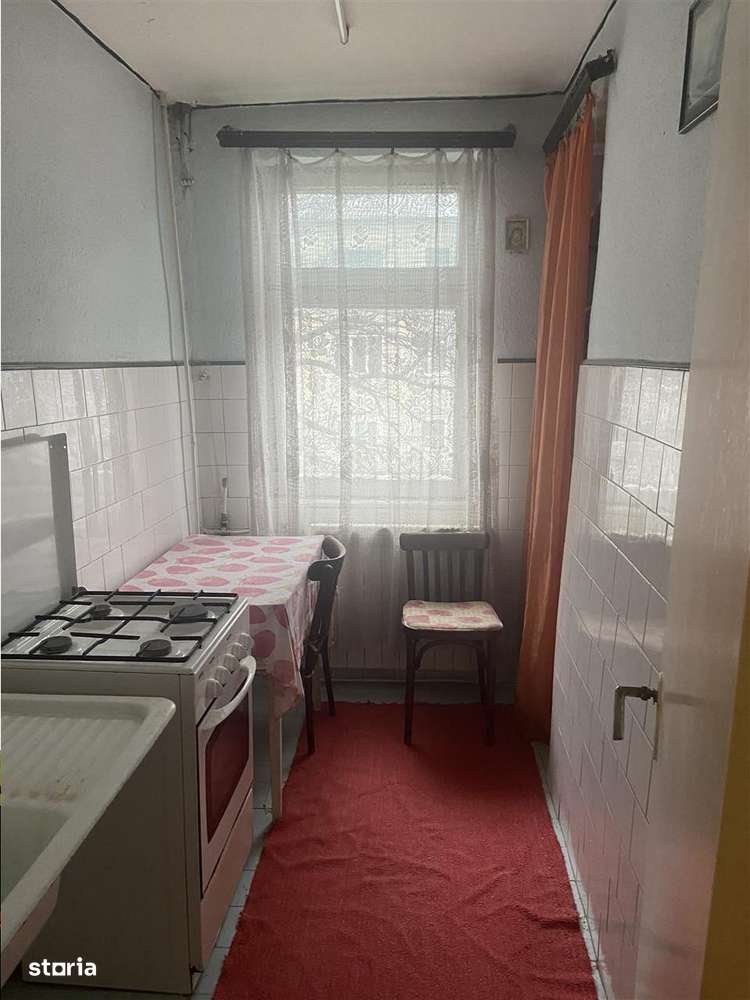 Apartament 3 camere , zona Sud , et 34 , decomandat ,52 mp-5