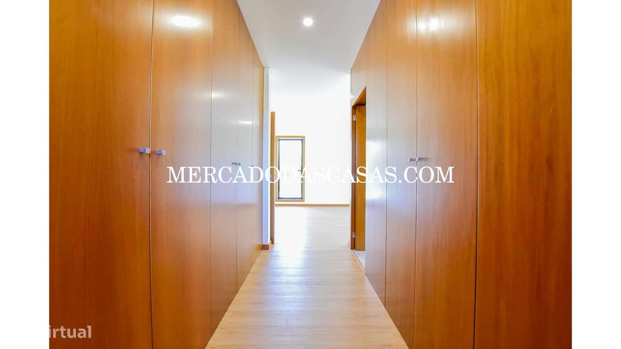 Moradia T3 Nova em S.M.Feira, junto ao castelo-23