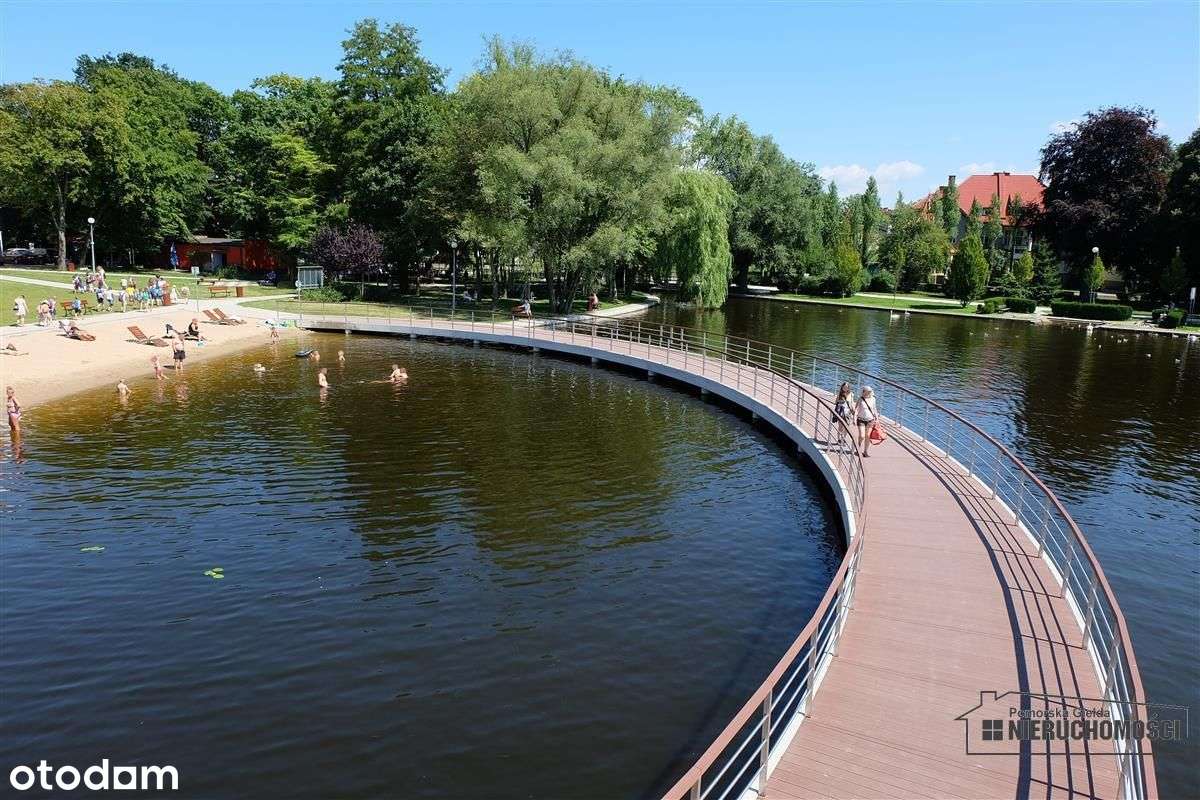 Mieszkanie z balkonem i widokiem na jezioro.-15