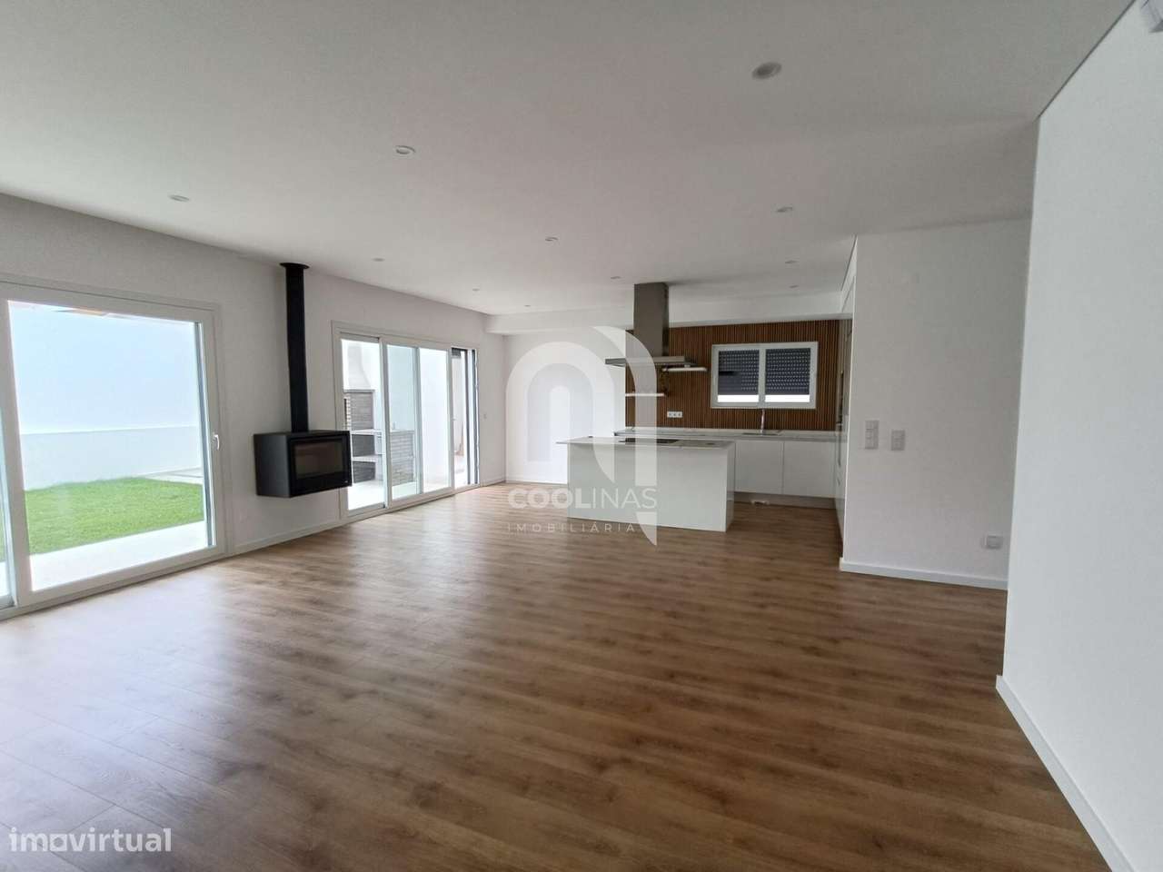 Elegante Moradia Geminada T3 + 1 - Grande imagem: 4/33