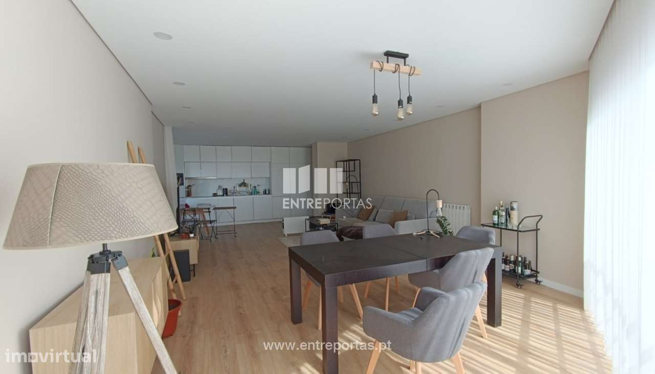 Venda de Apartamento T3 com vista mar, na Póvoa de Varzim - Grande imagem: 2/19