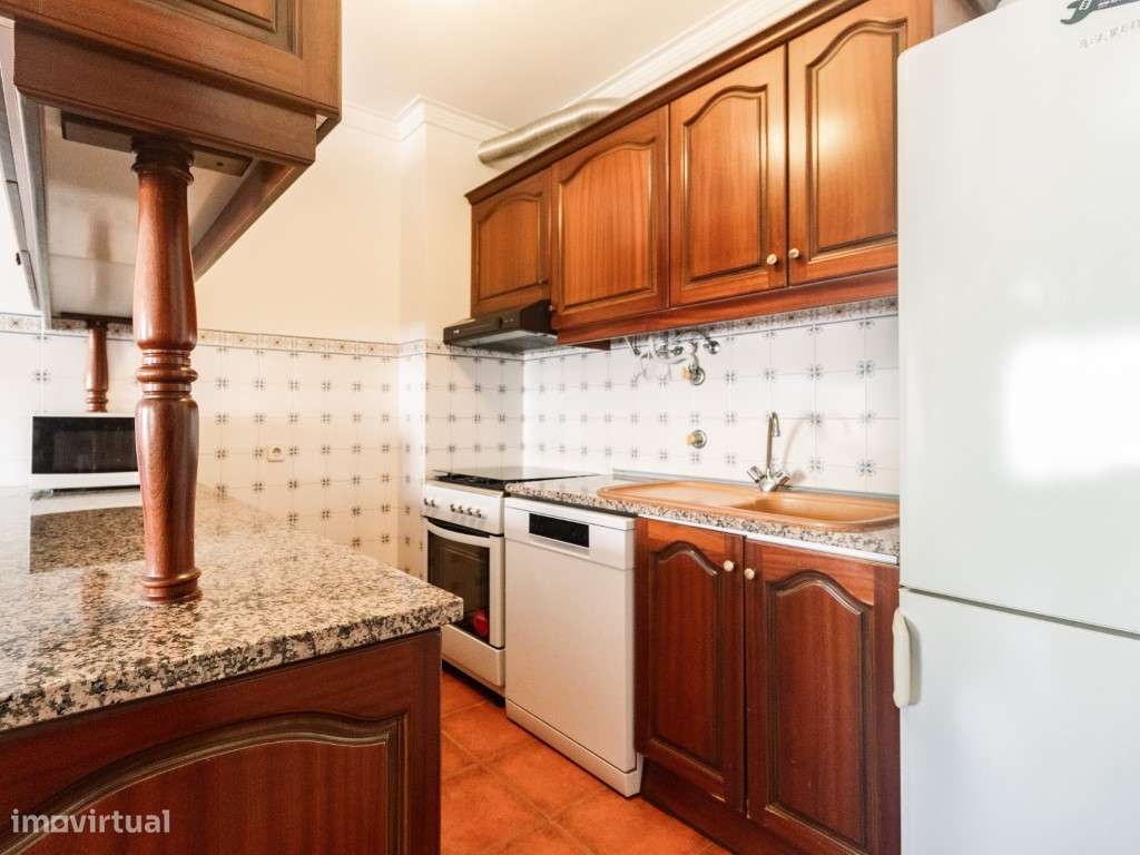 Apartamento T2 com garagem, Urb. Ar e Sol, Coimbra - Grande imagem: 2/14