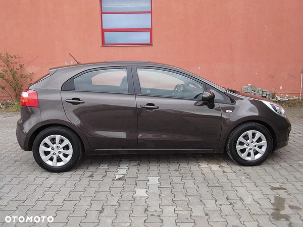 Kia Rio 1.2 Dream Team Edition - 17