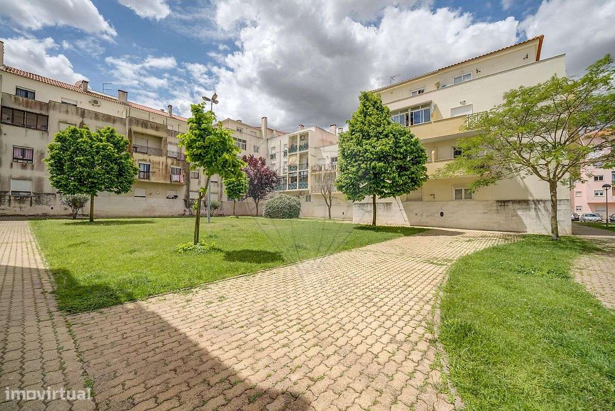Apartamento T3 em Quinta do Conde-27