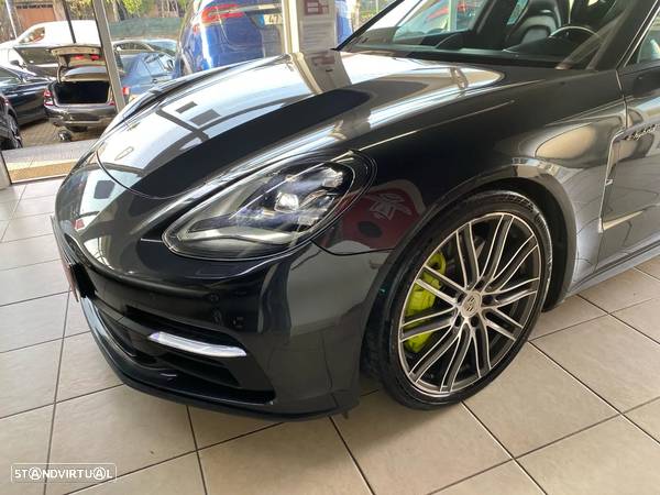 Porsche Panamera 4 E-Hybrid 10 Years Edition - 28