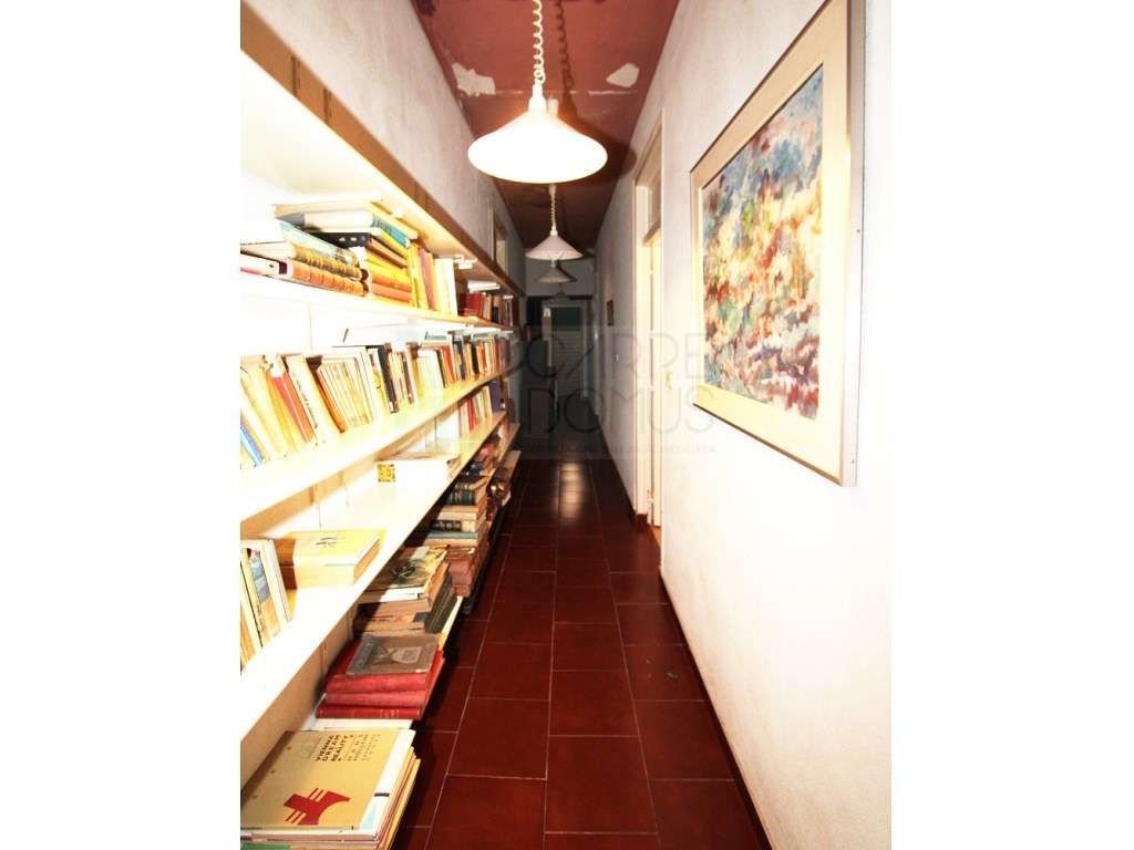 Moradia T6, lote 915m2, próxima da praia, na Parede, Cascais-20