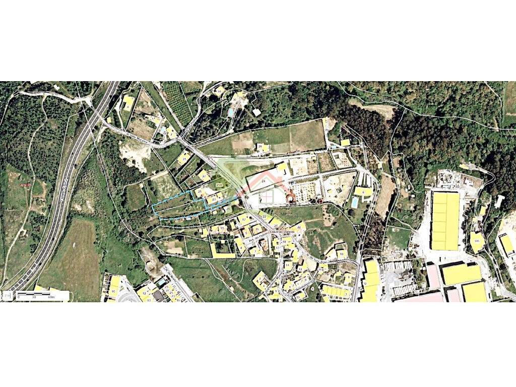 Terreno urbano para construção de 4 moradias com PIP - Grande imagem: 5/16