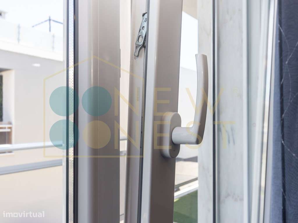 Apartamento T4 com Terraço, 3 varandas, 2 Parqueamentos e Arrecadaç...-27