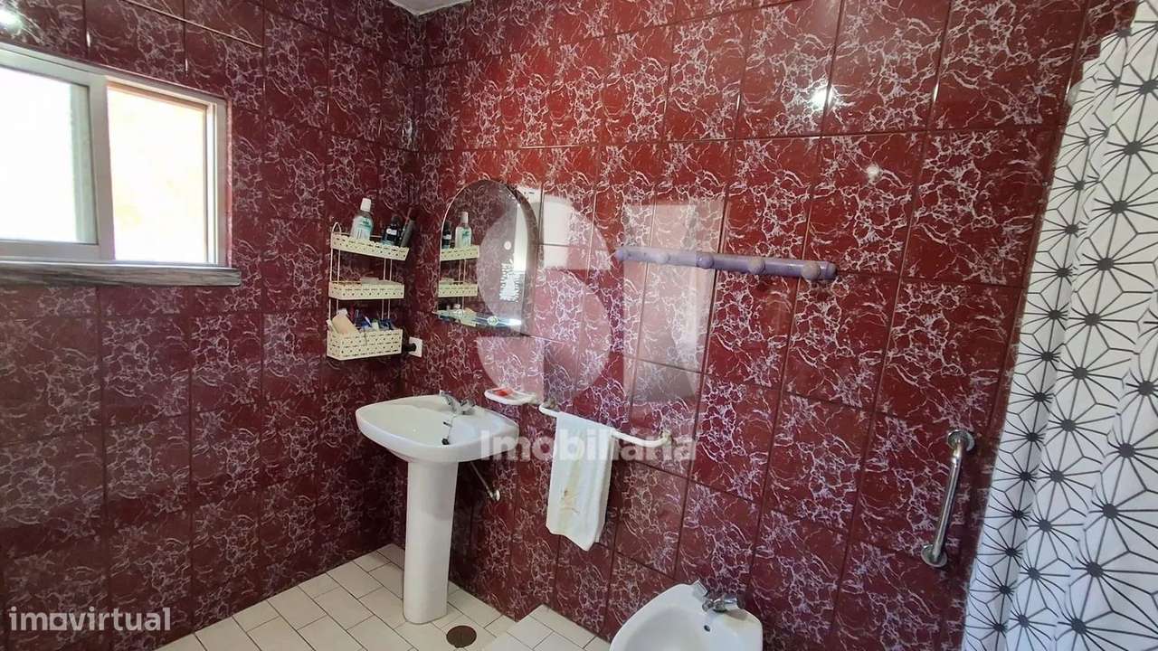 Quinta Rural com 7.900 m² e Três Construções Existentes-5
