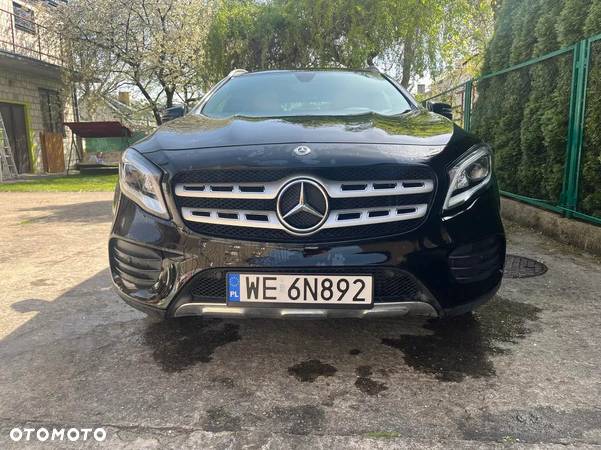 Mercedes-Benz GLA 250 4Matic 7G-DCT UrbanStyle Edition - 6