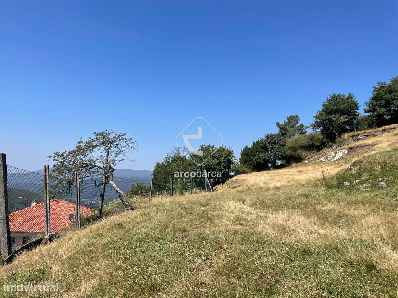 Propriedade com moradia recuperar, 4.700m2 de terreno, vistas excelent-24