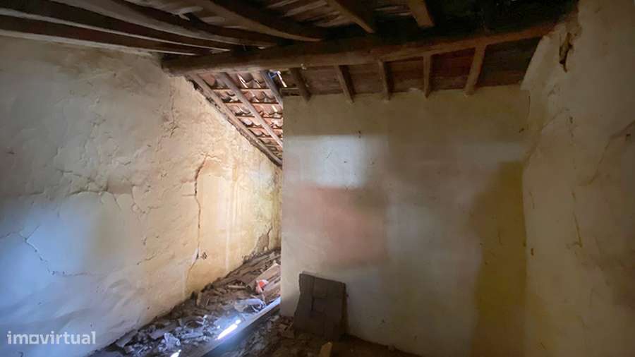 Moradia, logradouro, anexo, para recuperar, aldeia Famões, Bombarral-8