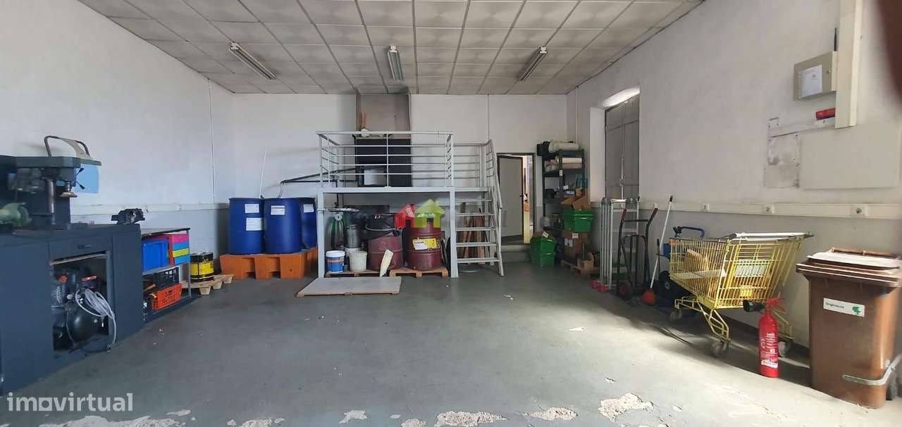 Armazém com grande potencial no Montijo | Sarilhos Grandes - Grande imagem: 4/17