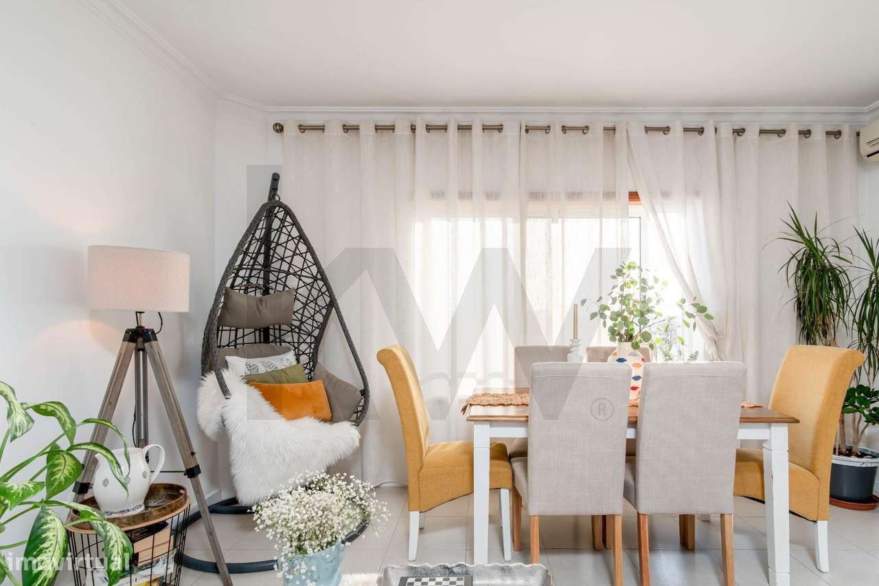 Apartamento T3, com Suíte, Arrecadação e Lugar de Garagem - Palhais, B-7