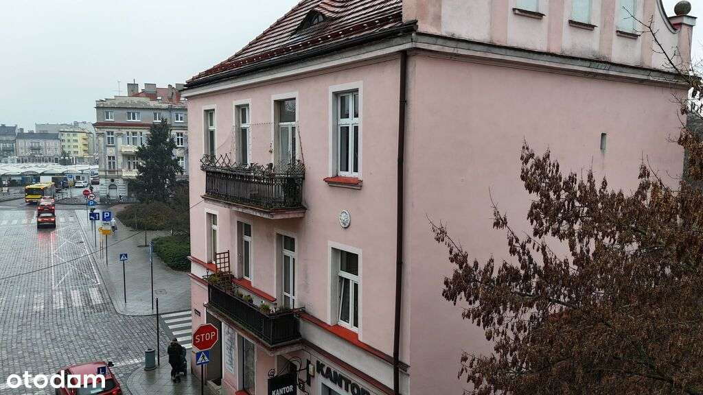 Piękna kamienica w sercu miasta-13