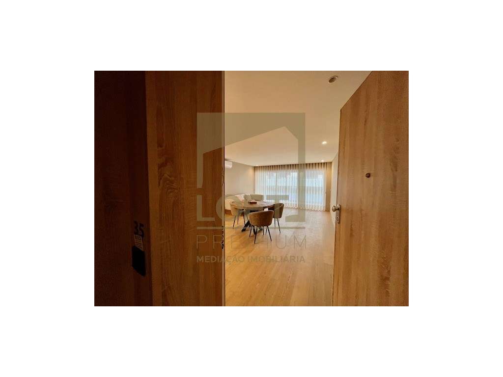 Apartamento T1 Mobilado e Equipado no Sinçães Terrace, em Vila Nova... - Grande imagem: 2/37