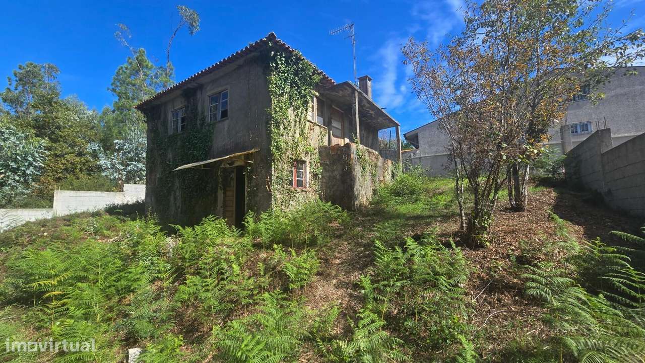 Moradia T2 para reabilitação com projeto aprovado – Milheirós de Poiar - Grande imagem: 4/13