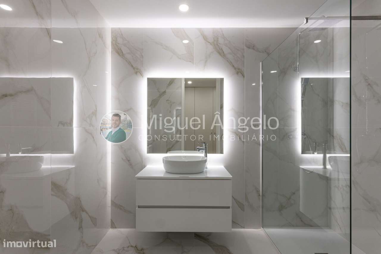 T3 Penthouse com terraços e três frentes no coração de Espinho-9