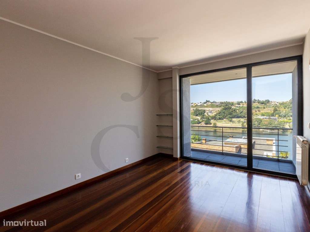 Moradia T4+T2 R/C Independente Gondomar - Possibilidade Permuta-32