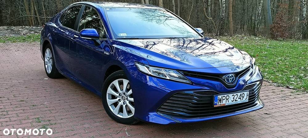 Toyota Camry - 1