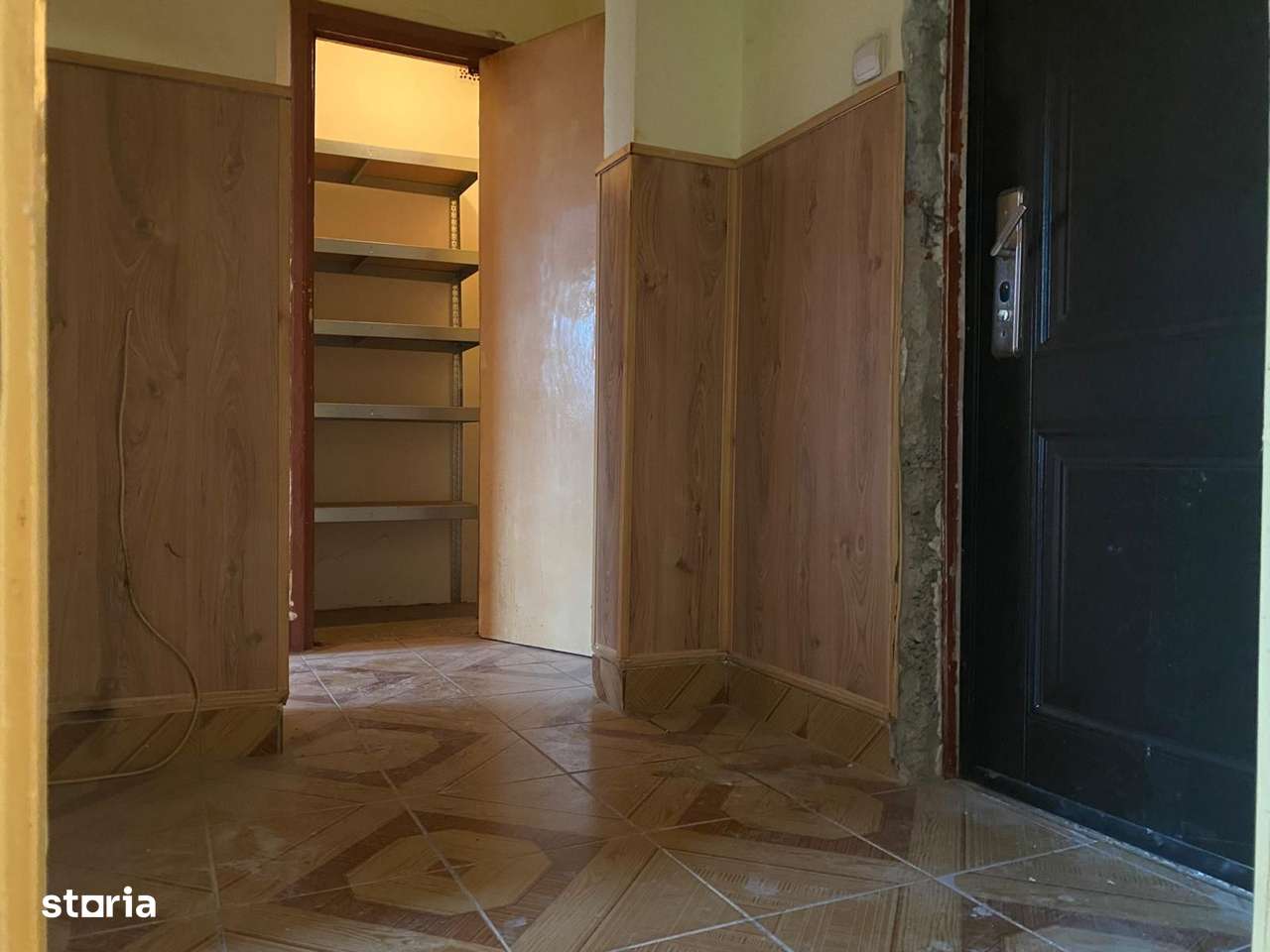 Vanzare apartament cu 3 camere în Micro 6  zonă căutată din Târgoviste-11