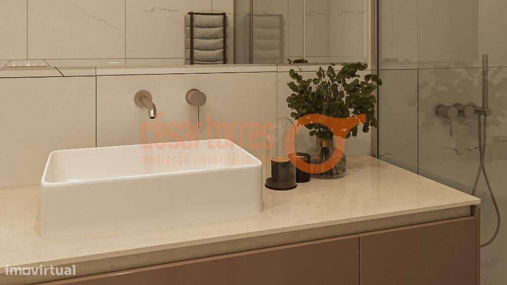 Moradia T4 na Aguda, aproximadamente a 800 metros da praia!-15