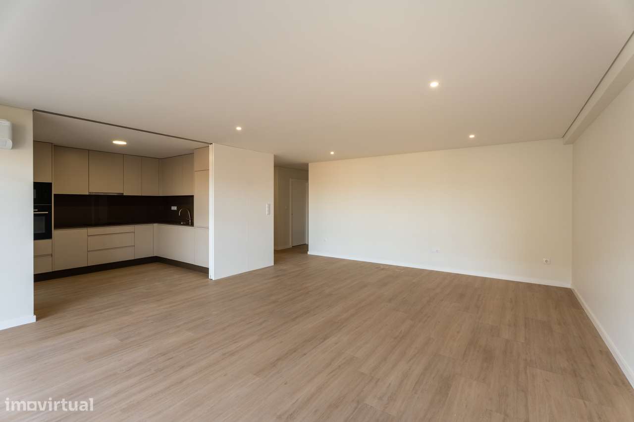 Apartamento T3 com 140 m2 mais 16m2 de varanda e garagem-6