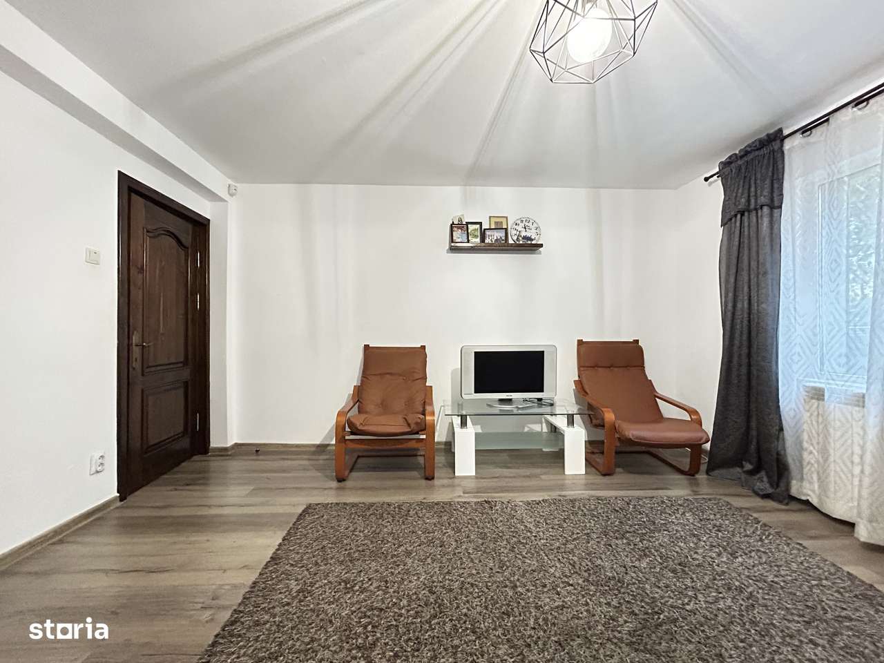 Casa P+1 din BCA ideala pentru o familie antreprenoare – Pecineaga-1