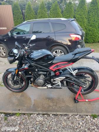 Triumph Street Triple - 12