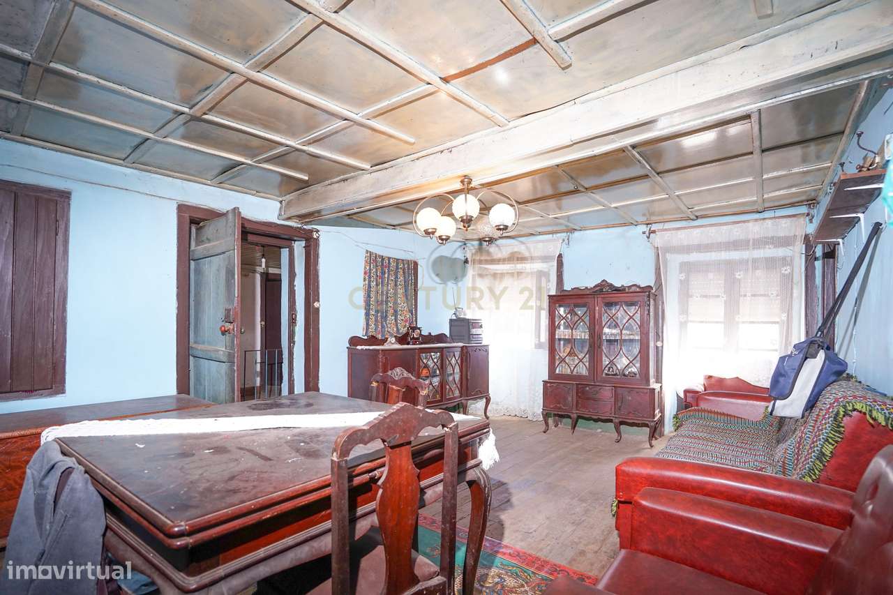 Casa de dois pisos, T4 com terreno a poucos minutos da Praia Fluvial d - Grande imagem: 5/12