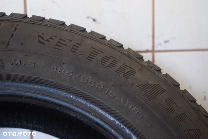 R15 185/65 88T Goodyear Vector 4seasons GEN-2 - 6