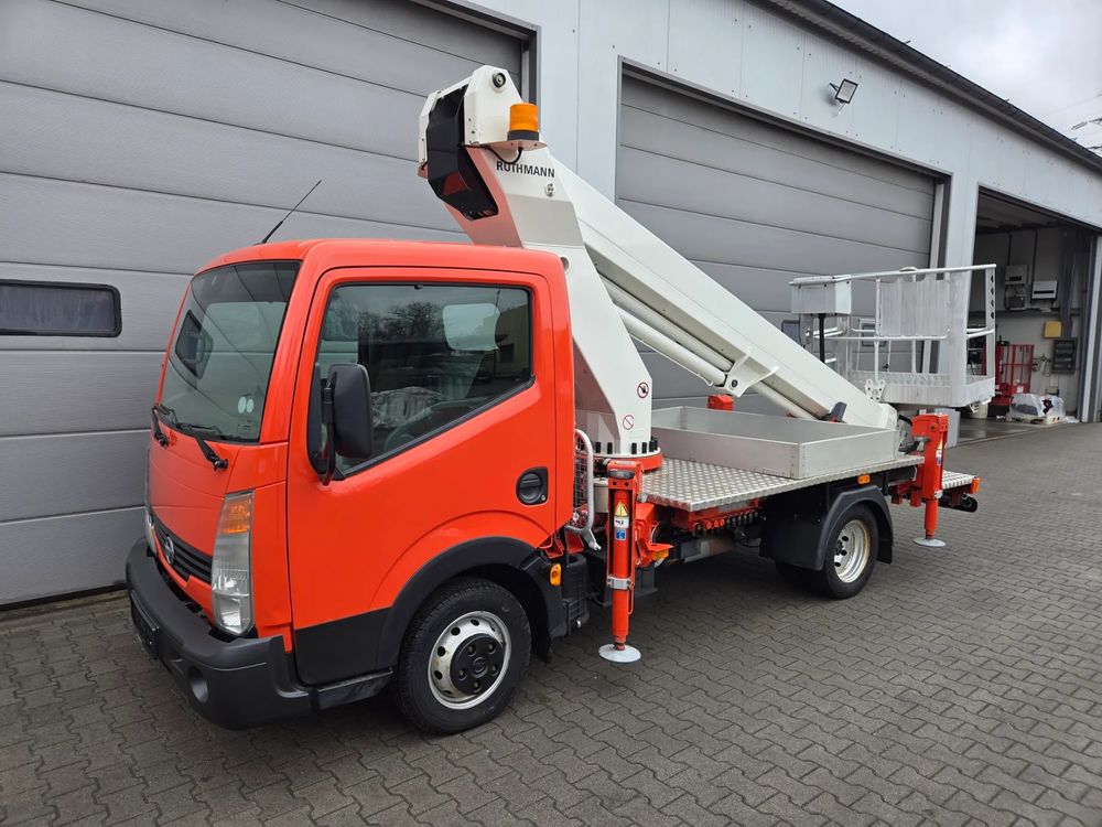 Nissan Cabstar 2013
