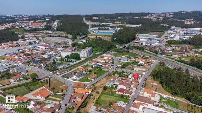 Moradia T3 para reabilitação no centro de Rio Meão, S.M. Feira-31