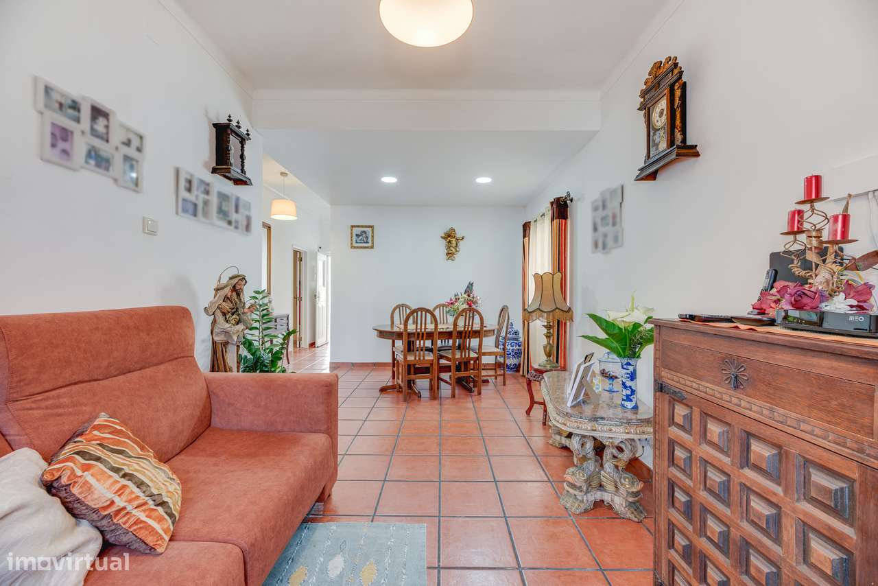 MORADIA T3 TRANSFORMADA EM T2 | GARAGEM | 221M2 | ARRUDA DOS VINHOS-22